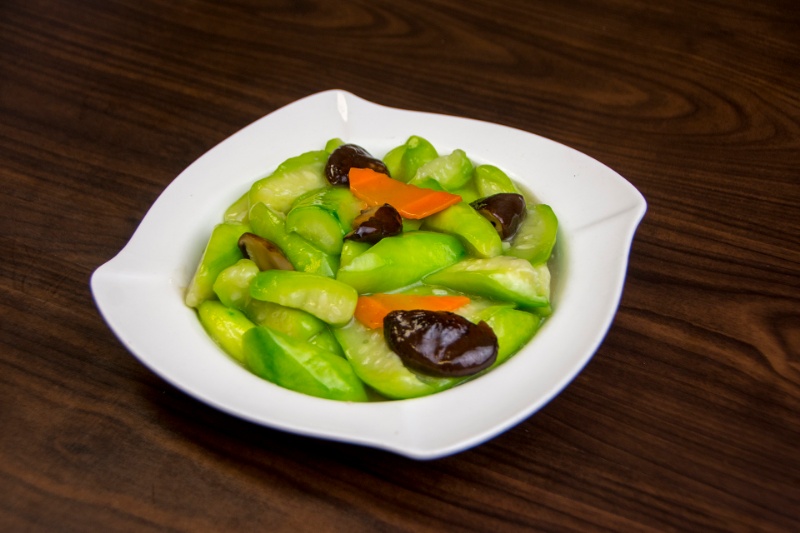 v05. towel gourd with shiitake 香菇丝瓜